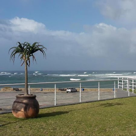 Kelly'S Beachfront Apartments Port Alfred Exterior photo