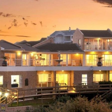 Kelly'S Beachfront Apartments Port Alfred Exterior photo