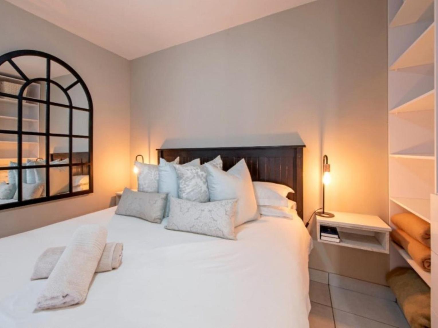 Kelly'S Beachfront Apartments Port Alfred Room photo