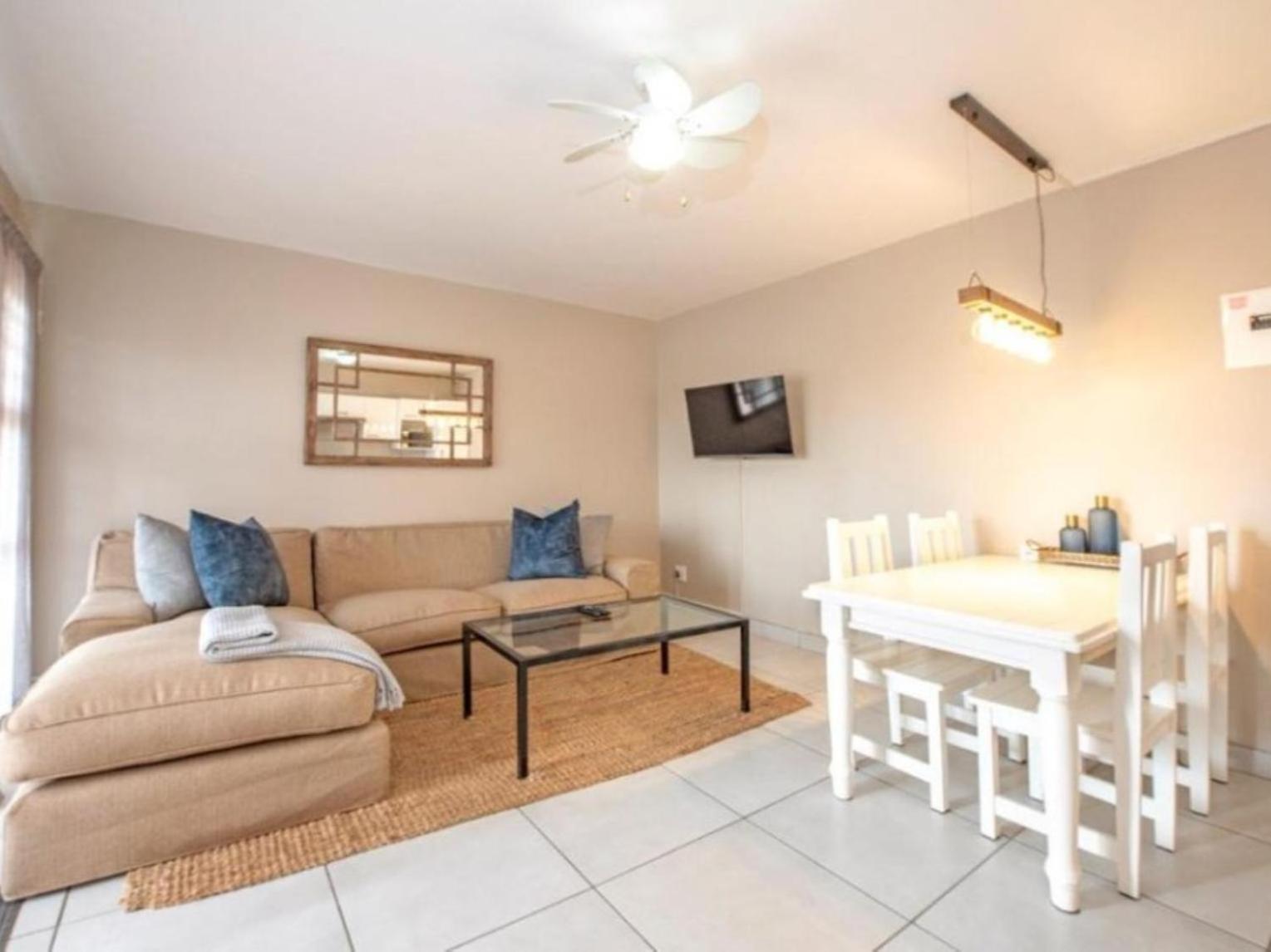Kelly'S Beachfront Apartments Port Alfred Room photo