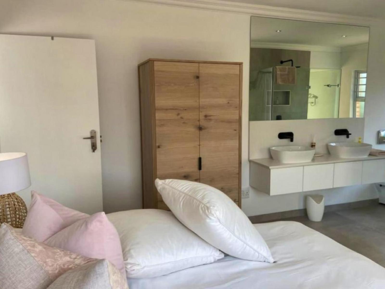 Kelly'S Beachfront Apartments Port Alfred Room photo